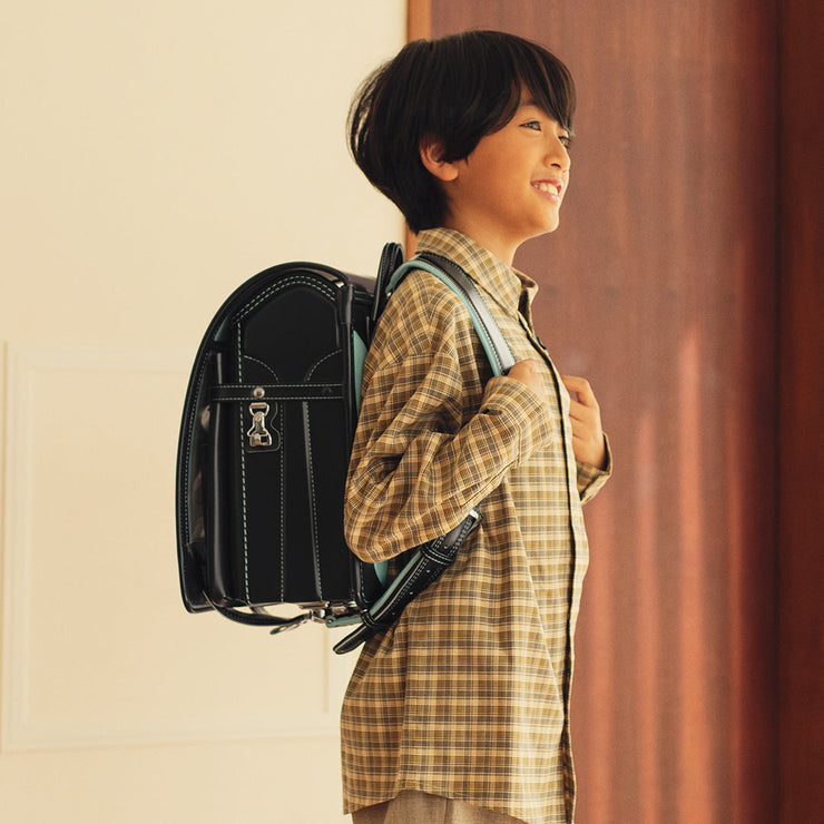 日常にそっと溶け込む、洗練された色