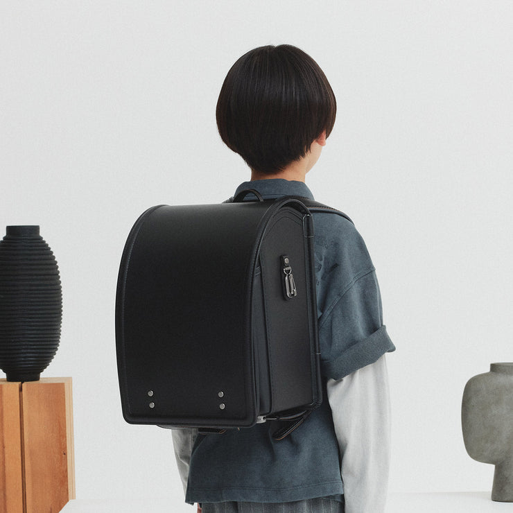 日常にそっと溶け込む、洗練された色