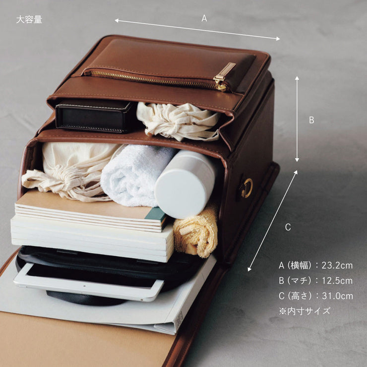 教材やタブレットがしっかり入る収納力