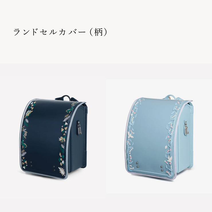 反射機能を兼ね備えた、絵柄付きのカバーも（別売）