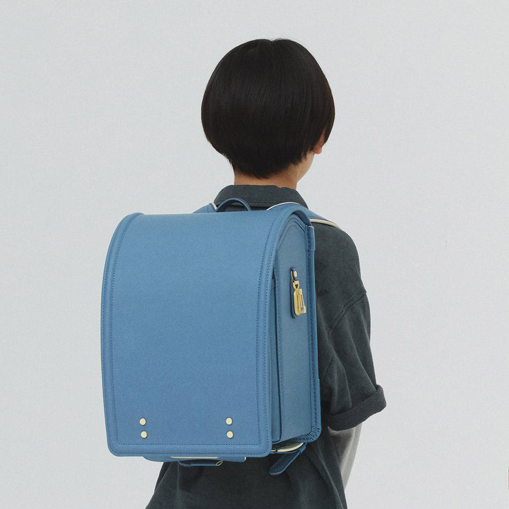 日常にそっと溶け込む、洗練された色