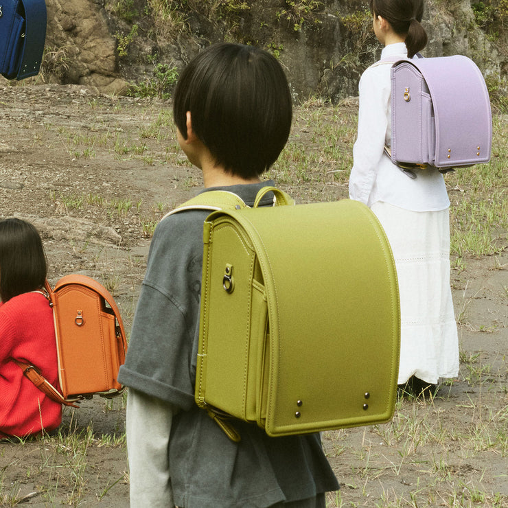 日常にそっと溶け込む、洗練された色