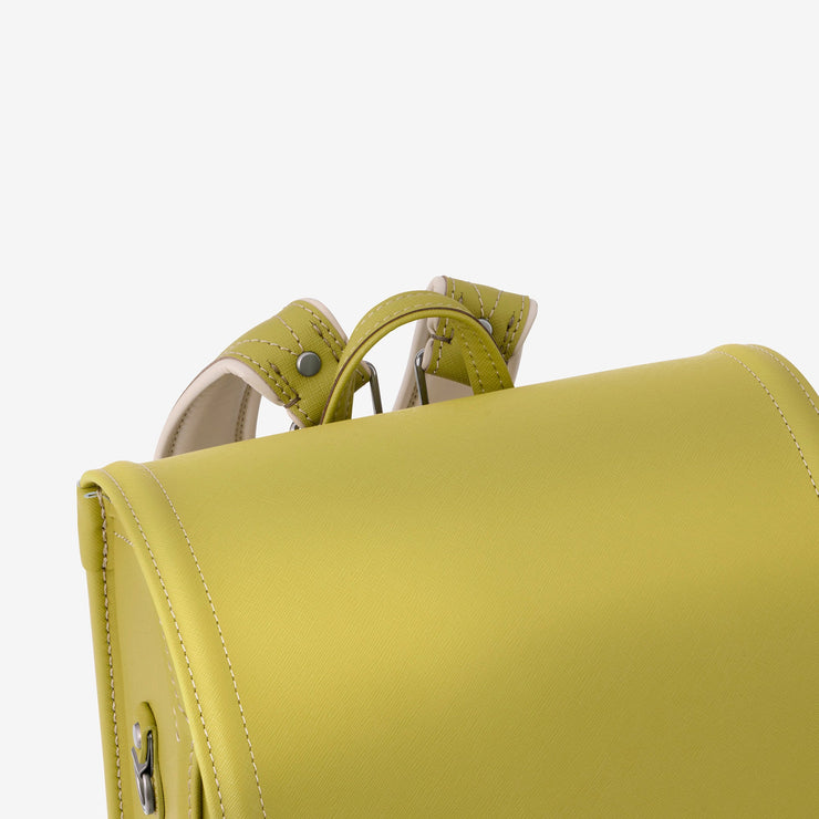 ロッカーへの出し入れや、持ち運びに便利な持ち手