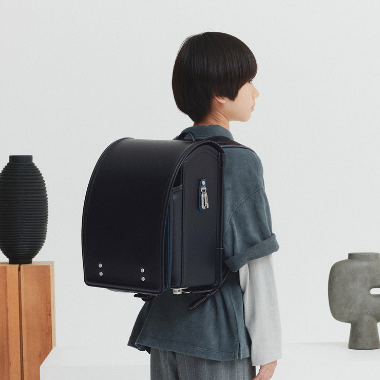 日常にそっと溶け込む、洗練された色