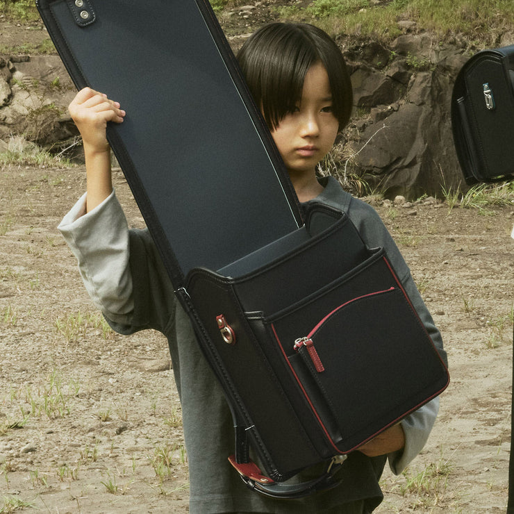 日常にそっと溶け込む、洗練された色