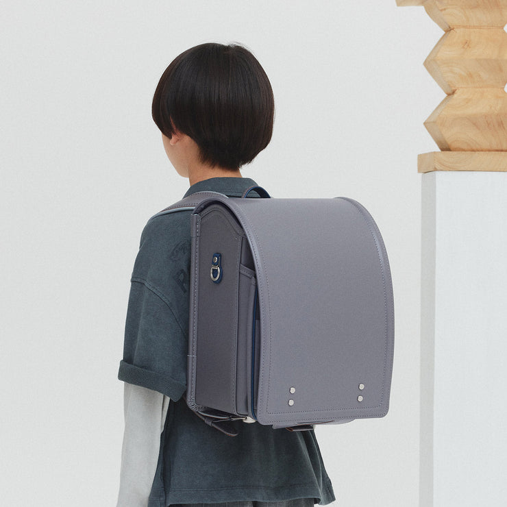 日常にそっと溶け込む、洗練された色