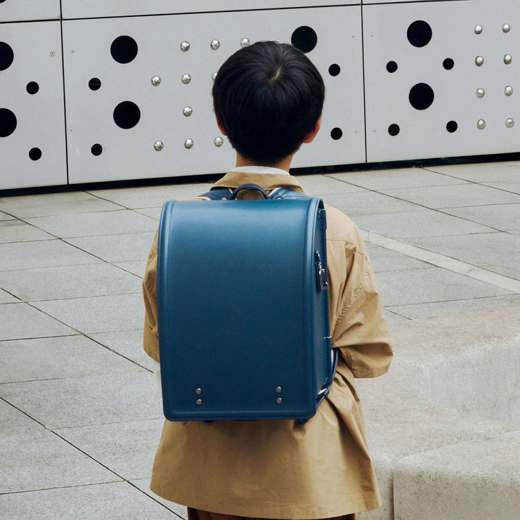 日常にそっと溶け込む、洗練された色