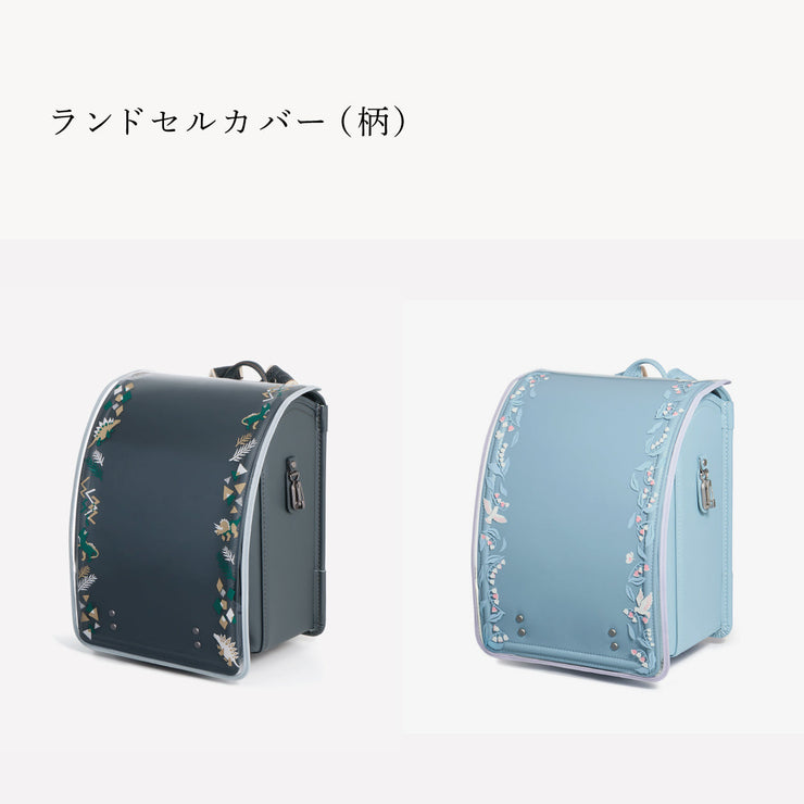 反射機能を兼ね備えた、絵柄付きのカバーも（別売）