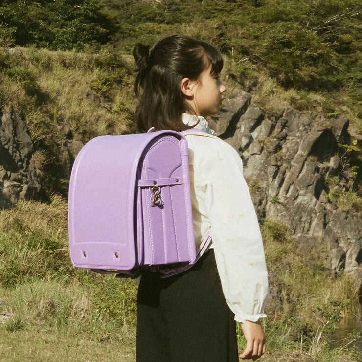 日常にそっと溶け込む、洗練された色