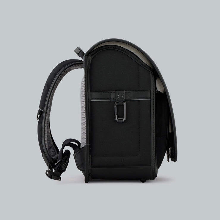 側面はスタイリッシュに