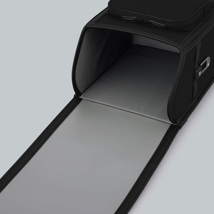 内装色：ダークグレー