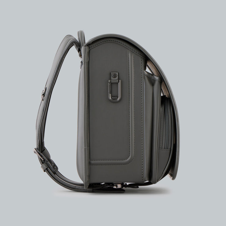 側面から見てもスタイリッシュに