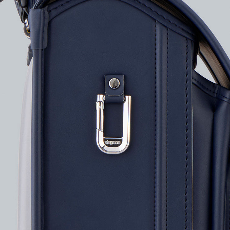 巾着などをかけられるカラビナ