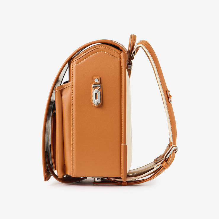 巾着などをかけられるナスカン付き