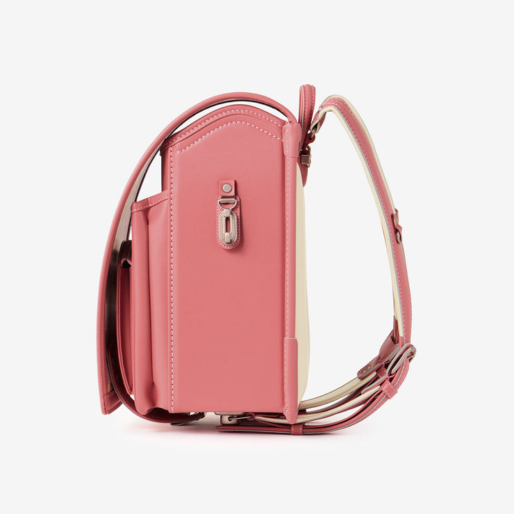 巾着などをかけられるナスカン付き