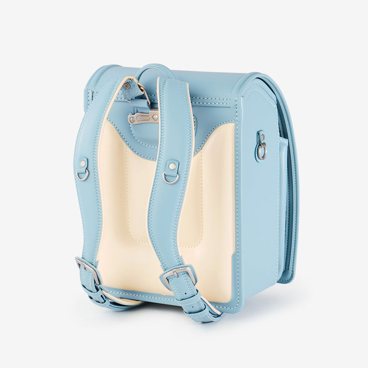 背中に優しくフィットする、柔らかな背あて