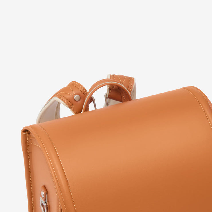 ロッカーへの出し入れや、持ち運びに便利な持ち手