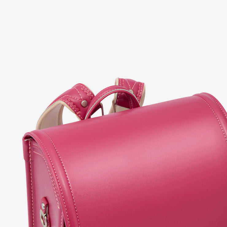 ロッカーへの出し入れや、持ち運びに便利な持ち手