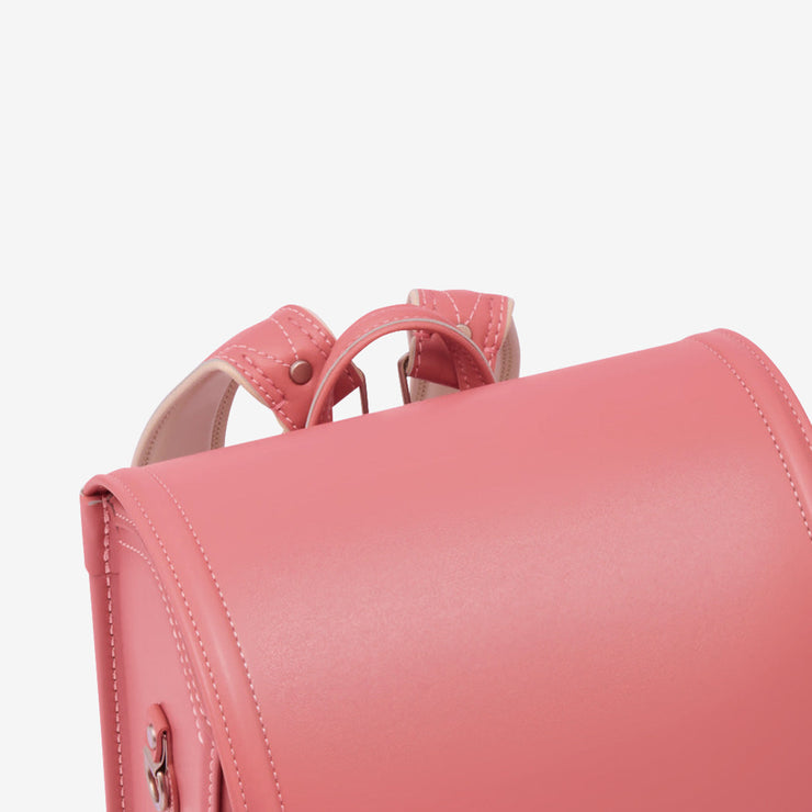 ロッカーへの出し入れや、持ち運びに便利な持ち手