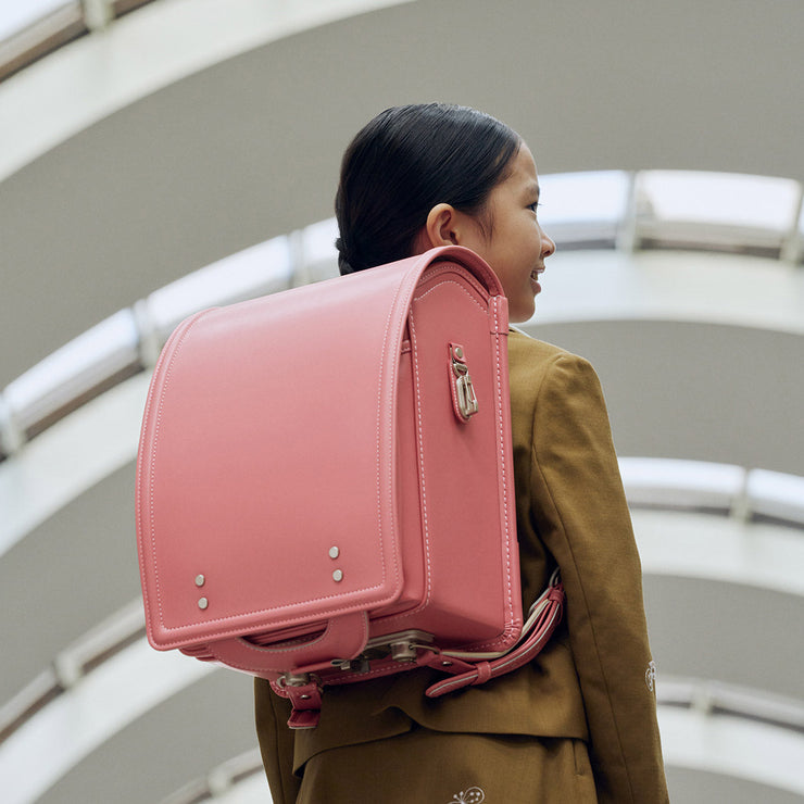 日常にそっと溶け込む、洗練された色