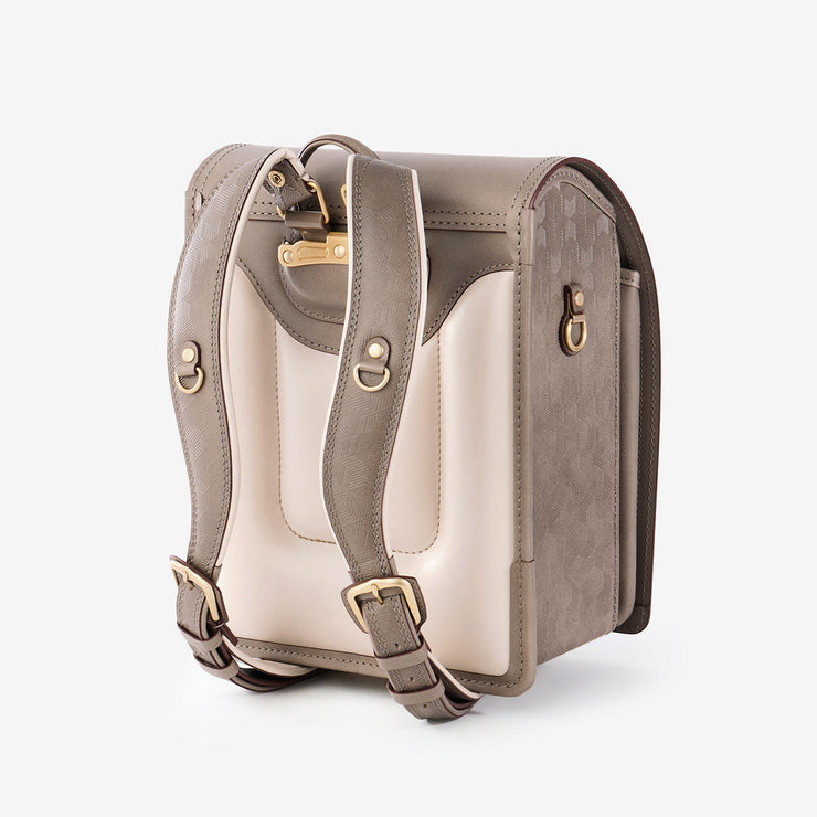 背中に優しくフィットする、柔らかな背あて