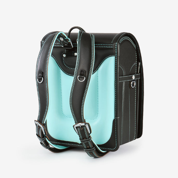 背中に優しくフィットする、柔らかな背あて