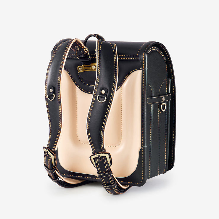 背中に優しくフィットする、柔らかな背あて