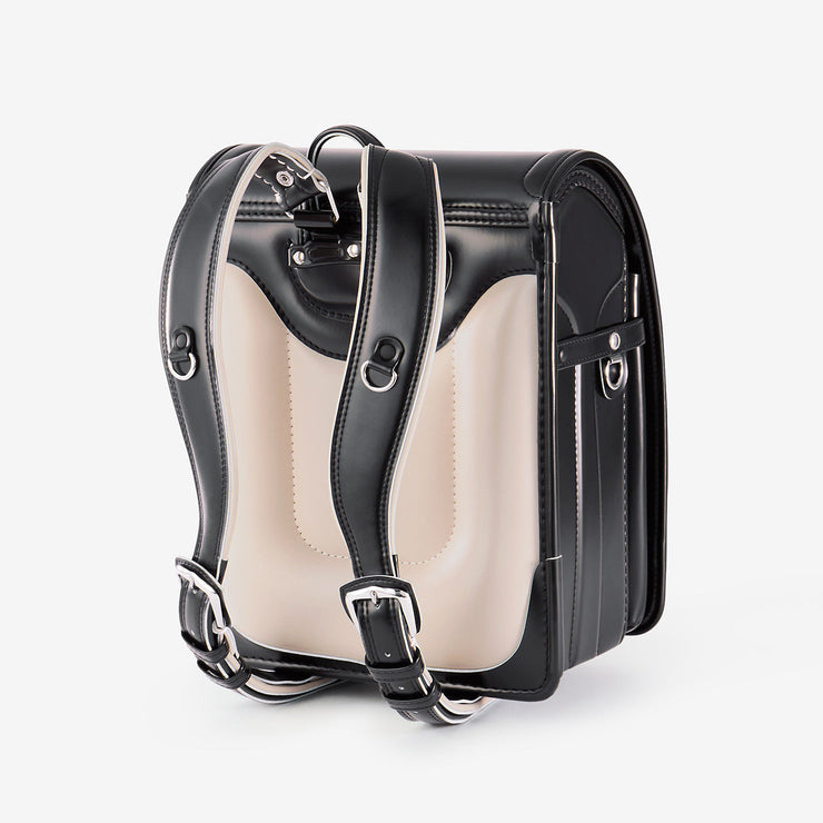 背中に優しくフィットする、柔らかな背あて