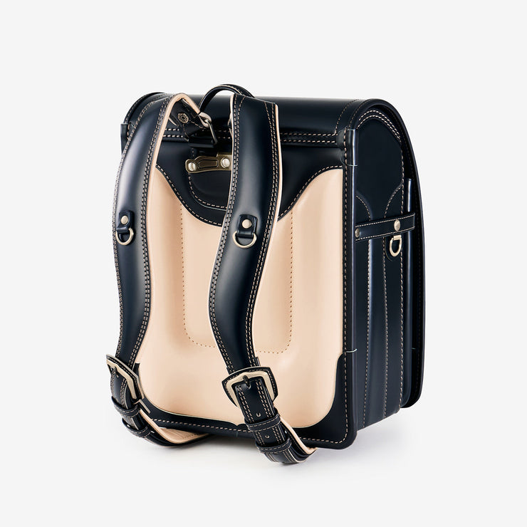 背中に優しくフィットする、柔らかな背あて