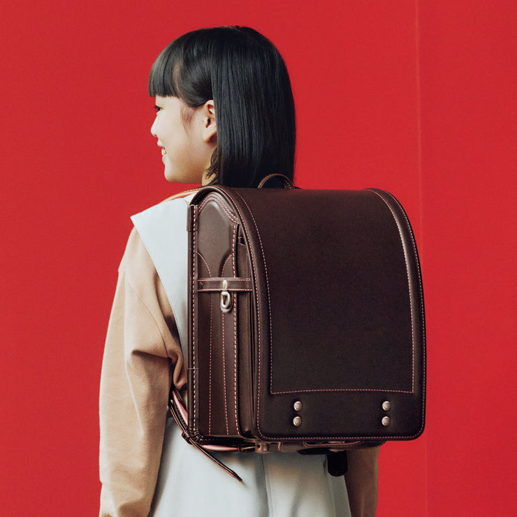 日常にそっと溶け込む、洗練された色