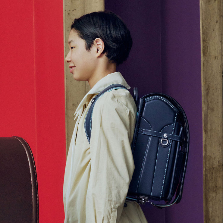 日常にそっと溶け込む、洗練された色