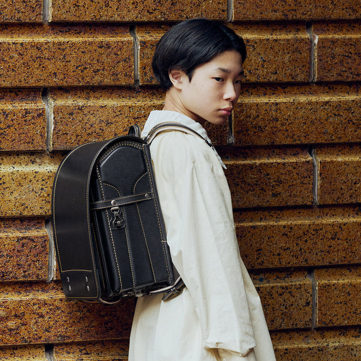 日常にそっと溶け込む、洗練された色