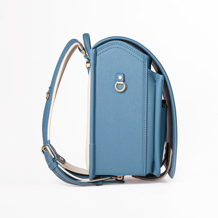 リフレクターなどを装着できるDカン付き