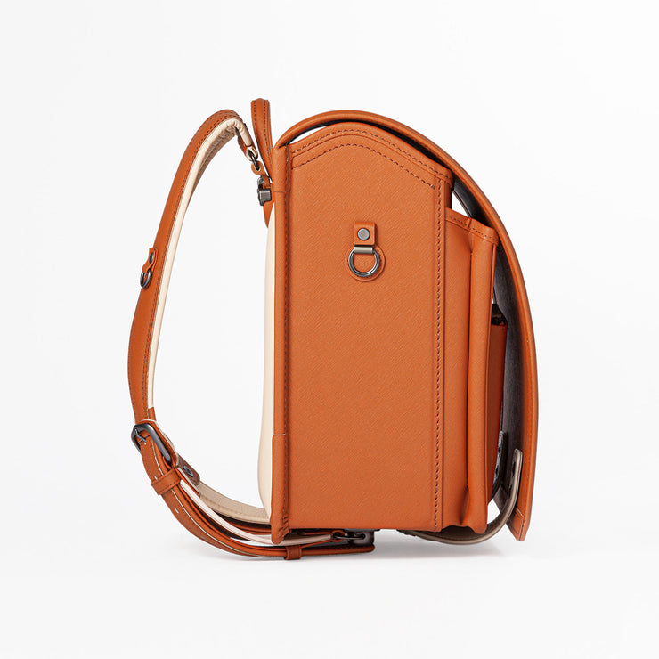 リフレクターなどを装着できるDカン付き