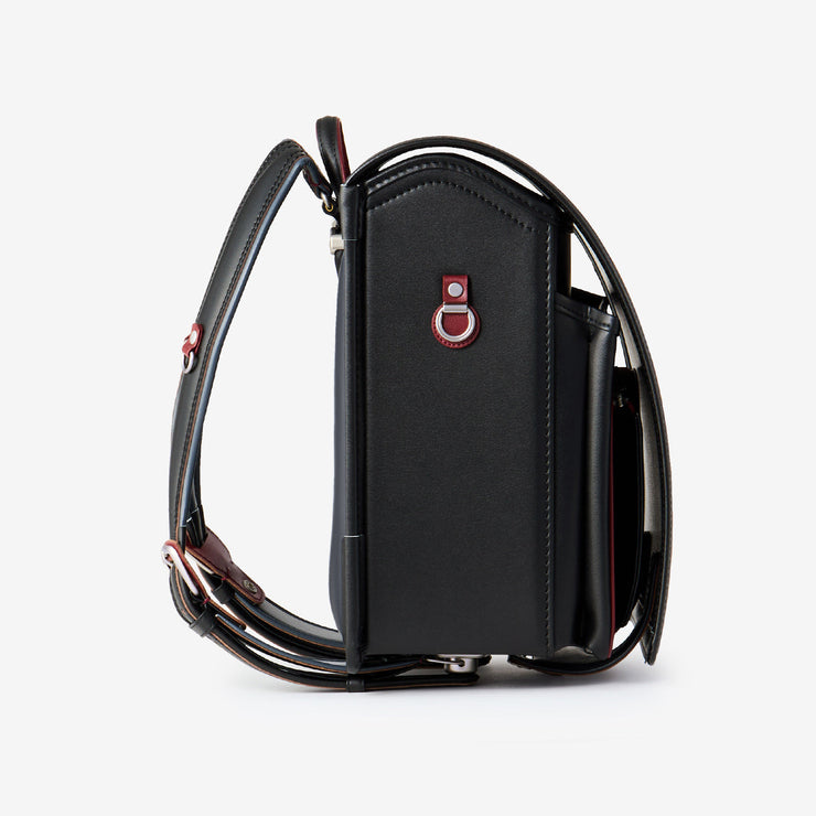 リフレクターなどを装着できるDカン付き