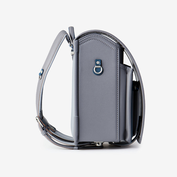 リフレクターなどを装着できるDカン付き