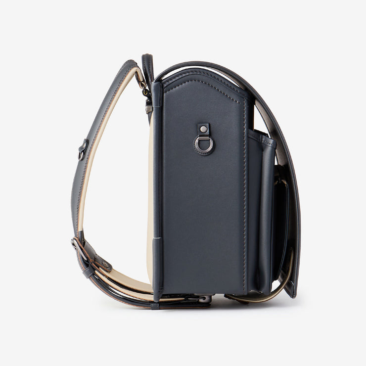 リフレクターなどを装着できるDカン付き