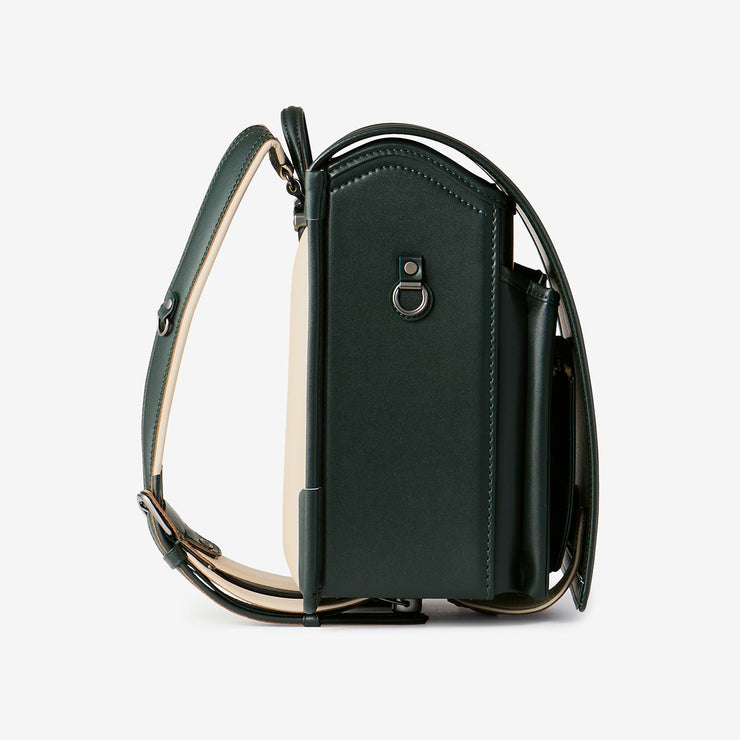 リフレクターなどを装着できるDカン付き