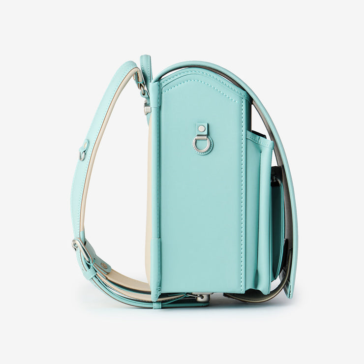 リフレクターなどを装着できるDカン付き