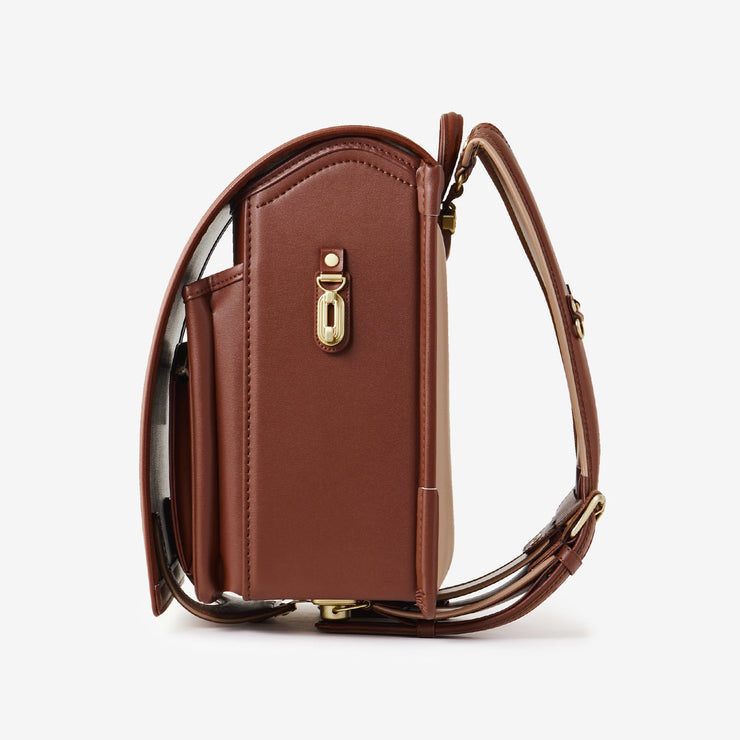 巾着などをかけられるナスカン付き