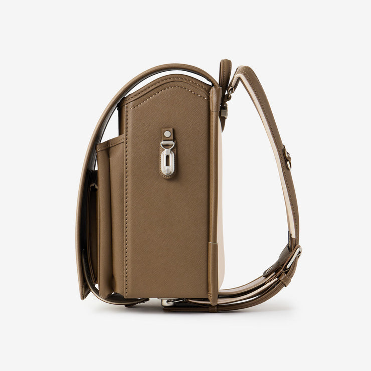 巾着などをかけられるナスカン付き