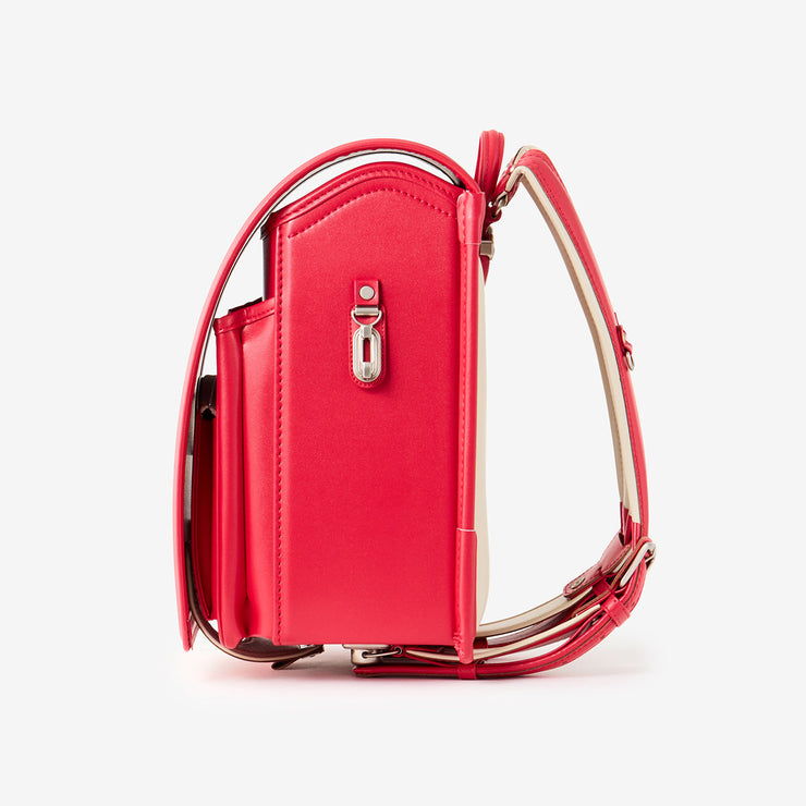 巾着などをかけられるナスカン付き