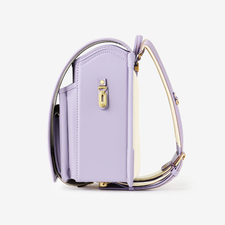 巾着などをかけられるナスカン付き