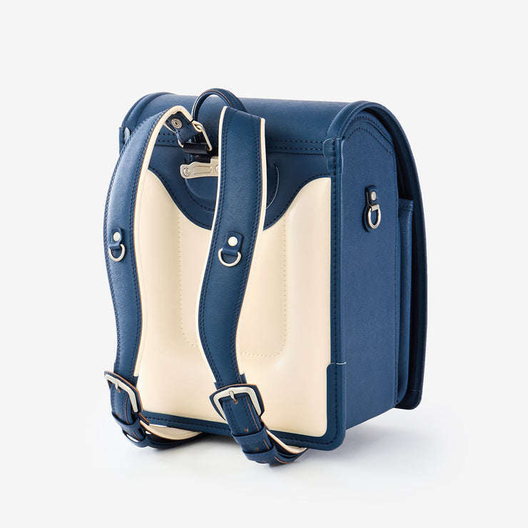 背中に優しくフィットする、柔らかな背あて