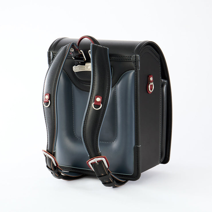 背中に優しくフィットする、柔らかな背あて