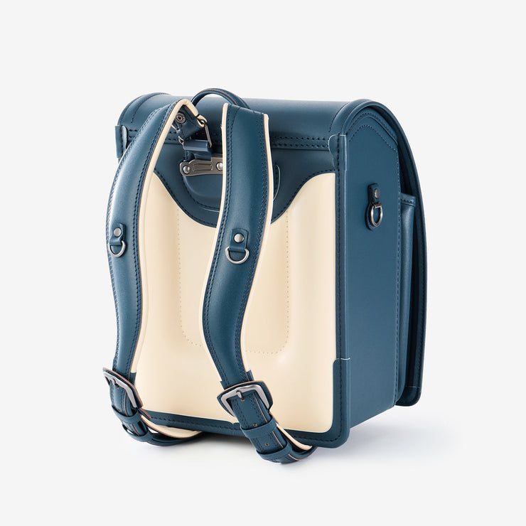 背中に優しくフィットする、柔らかな背あて