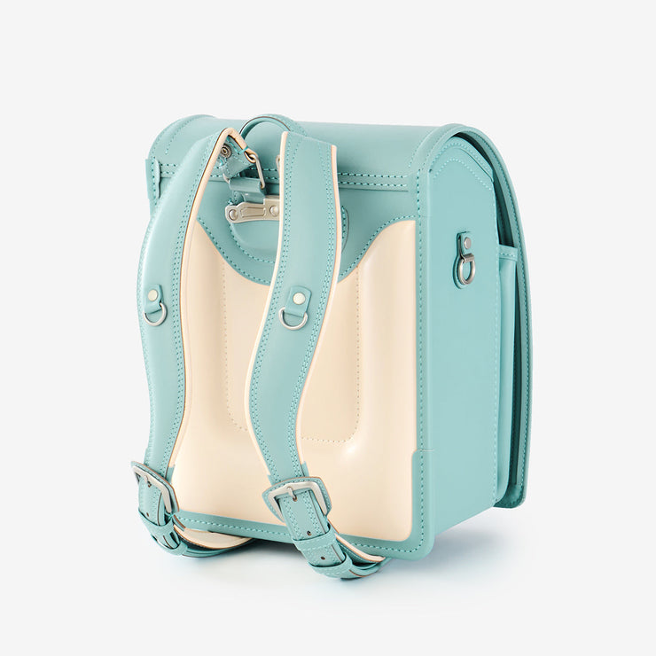 背中に優しくフィットする、柔らかな背あて