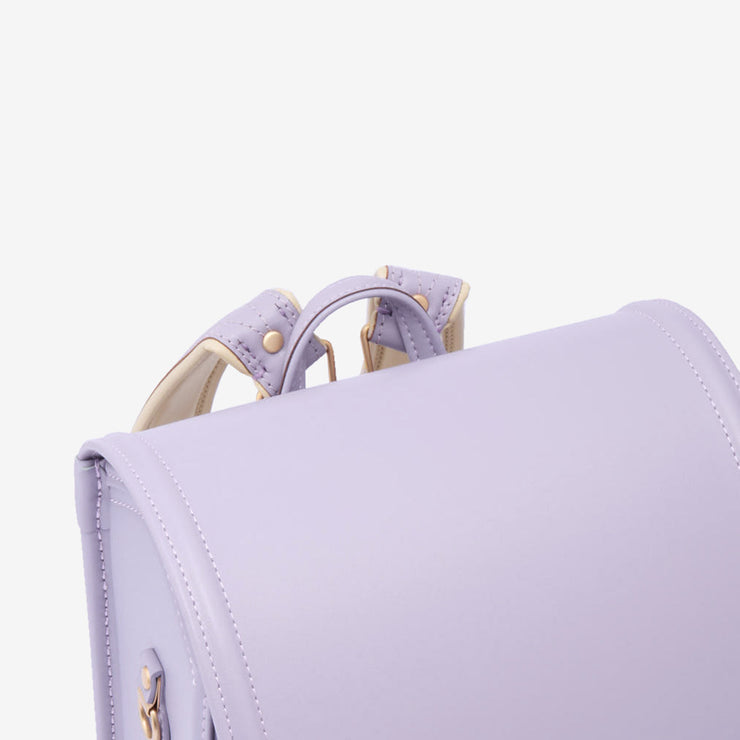 ロッカーへの出し入れや、持ち運びに便利な持ち手