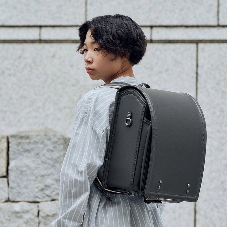 日常にそっと溶け込む、洗練された色