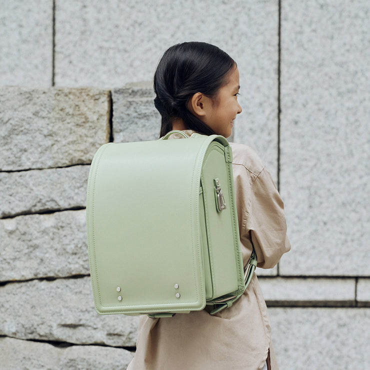 日常にそっと溶け込む、洗練された色